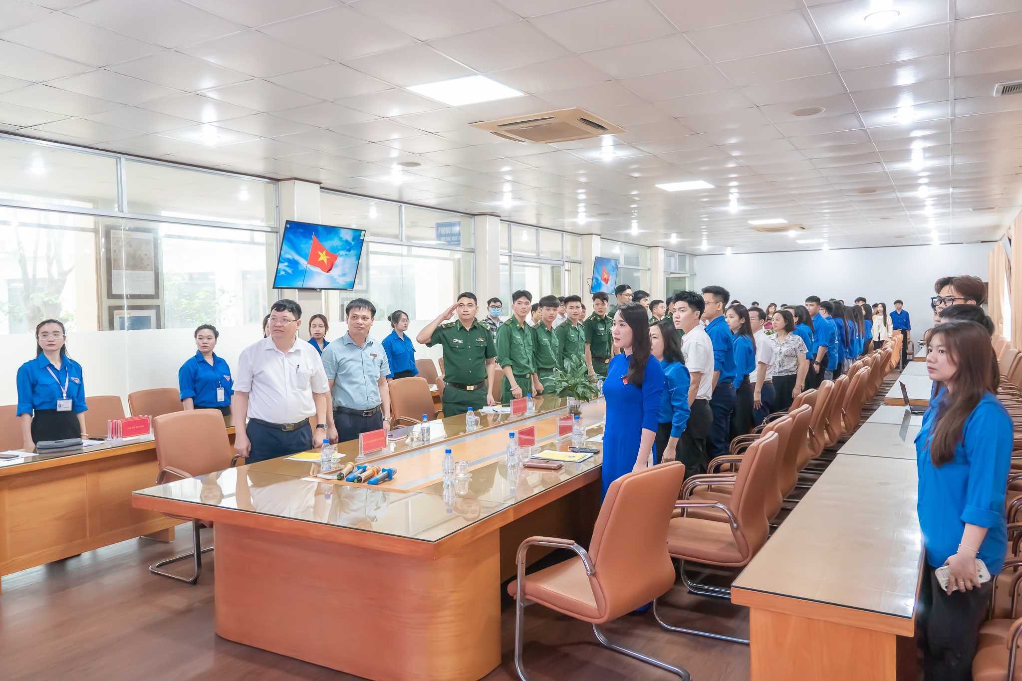 TỌA ĐÀM "50 NĂM - BẢN HÙNG CA HÒA BÌNH"